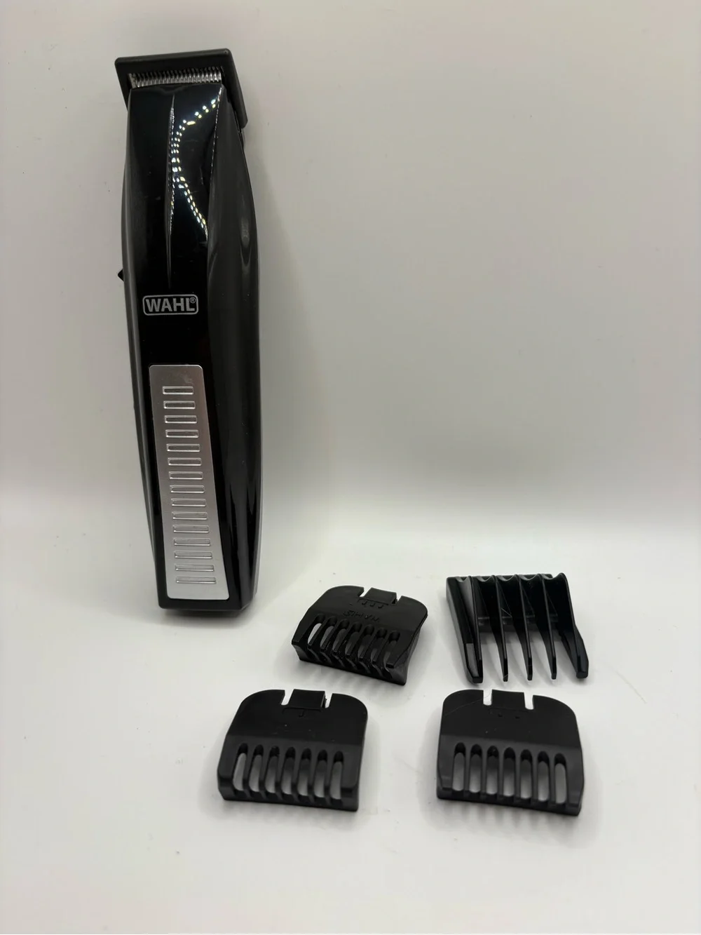 Wahl Cordless Rechargeable Hair Beard Trimmer Clipper Black w/ 4 Guide Combs